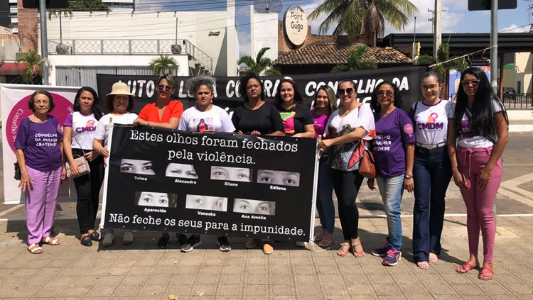 Frente de Mulheres do Cariri protesta contra juiz Francisco Mazza, acusado de constranger mulheres vítimas de violência sexual