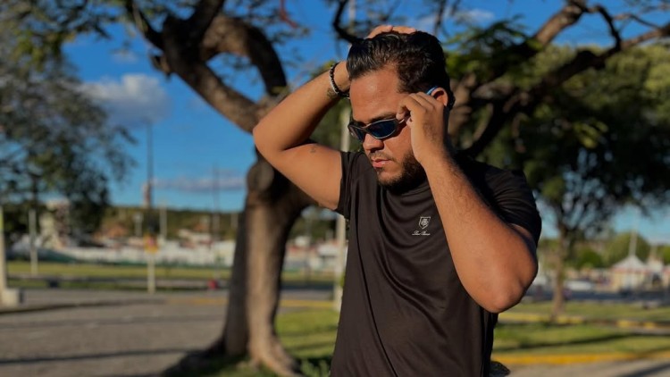 Cantor barbalhense Gaab Farra se pronuncia após prisão por suspeita de violência doméstica