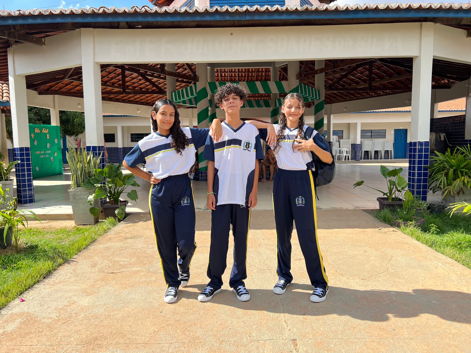 Altaneira investe cerca de R$ 2 milhões em veículos escolares, fardamento e kits para estudantes da rede municipal