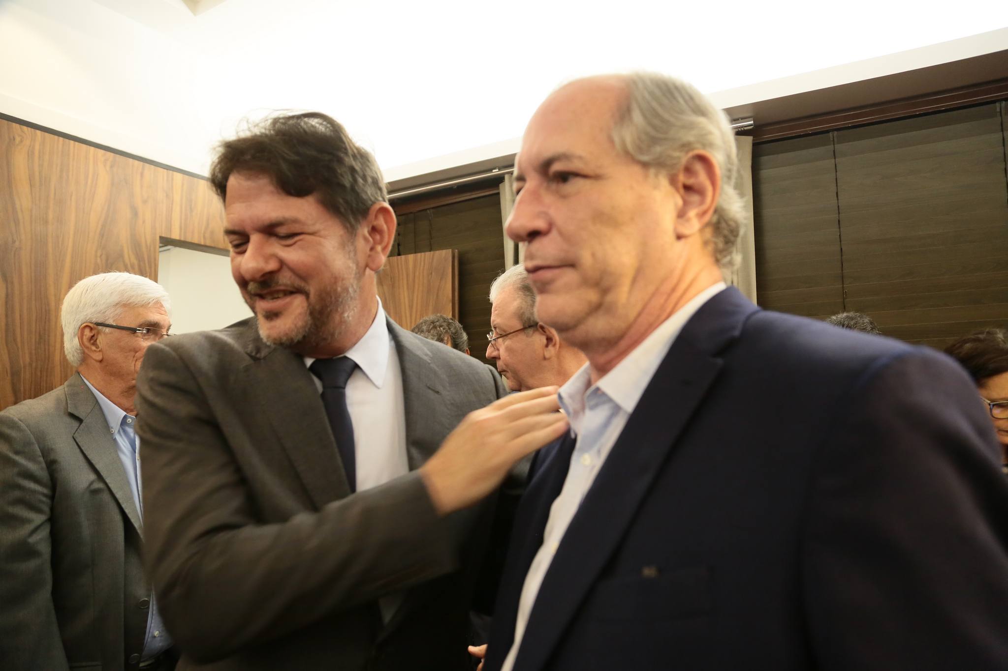 Cid quebra o silêncio e afirma que não traiu o irmão, Ciro Gomes