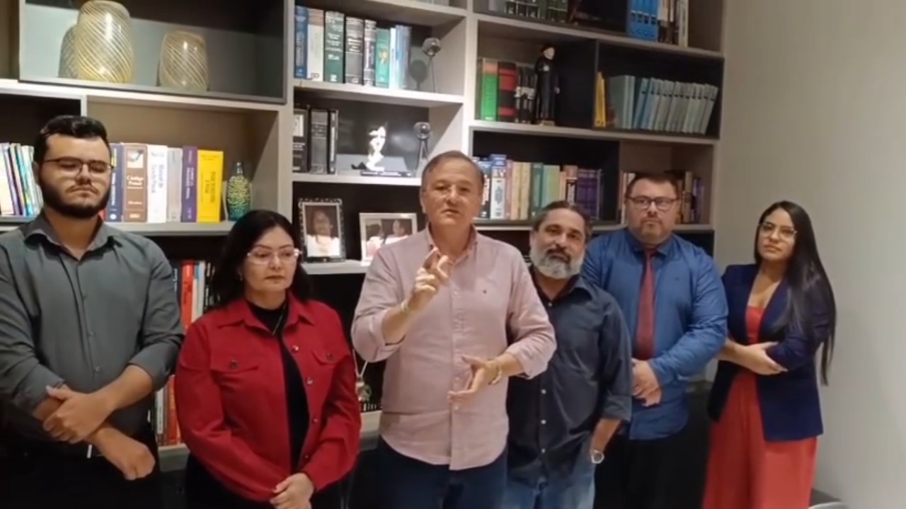 Em vídeo com 5 advogados, Giovanni Sampaio anuncia que vai interpelar Ciro Gomes por no mínimo calúnia