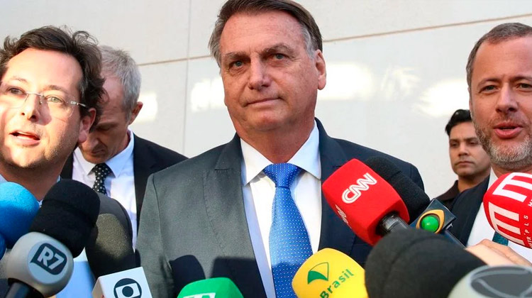 TSE multa Jair Bolsonaro em R$ 55 mil após descumprimento de ordem