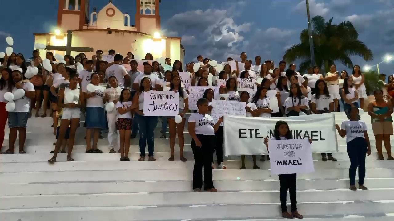 Familiares de menor que morreu após tiro efetuado por PM em Altaneira promovem manifesto por justiça