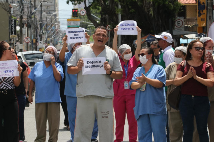 Servidores do IJF realizam protesto por mais segurança após morte de funcionário