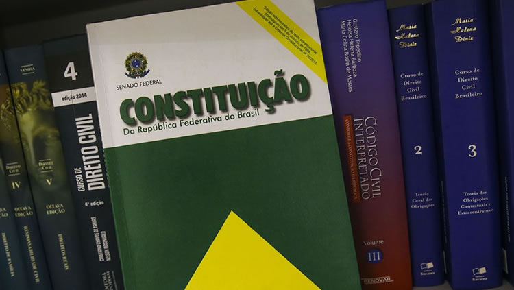 Constituição e Lei Maria da Penha ganham tradução em idioma indígena