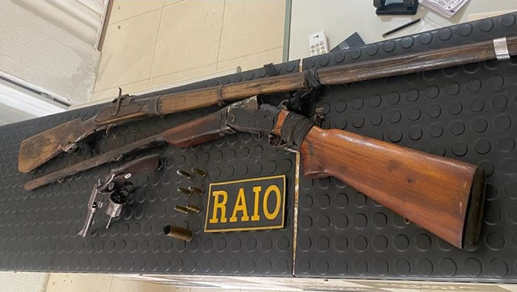 RAIO apreende três armas de fogo em Brejo Santo e leva dois à delegacia