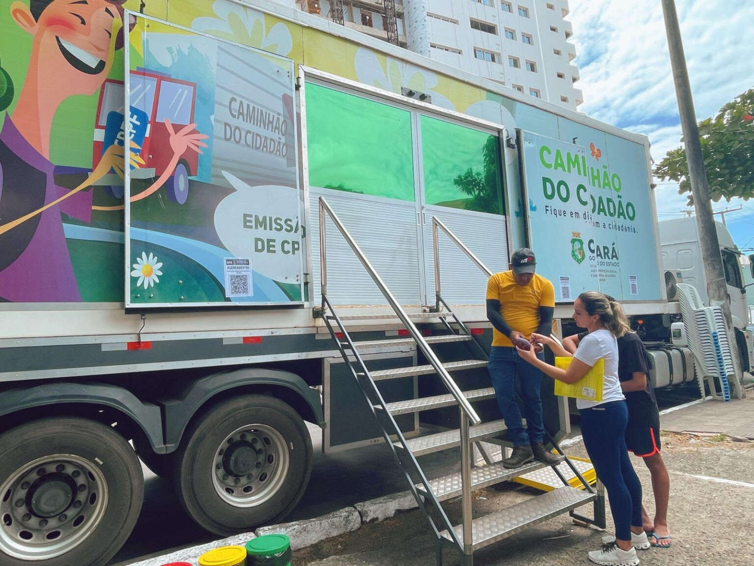 Caminhão do Cidadão leva serviços a Campos Sales e Caririaçu