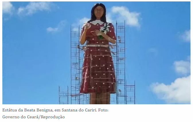 Santana do Cariri inicia desmontagem da estátua da Menina Benigna; nova escultura deve ser inaugurada em outubro