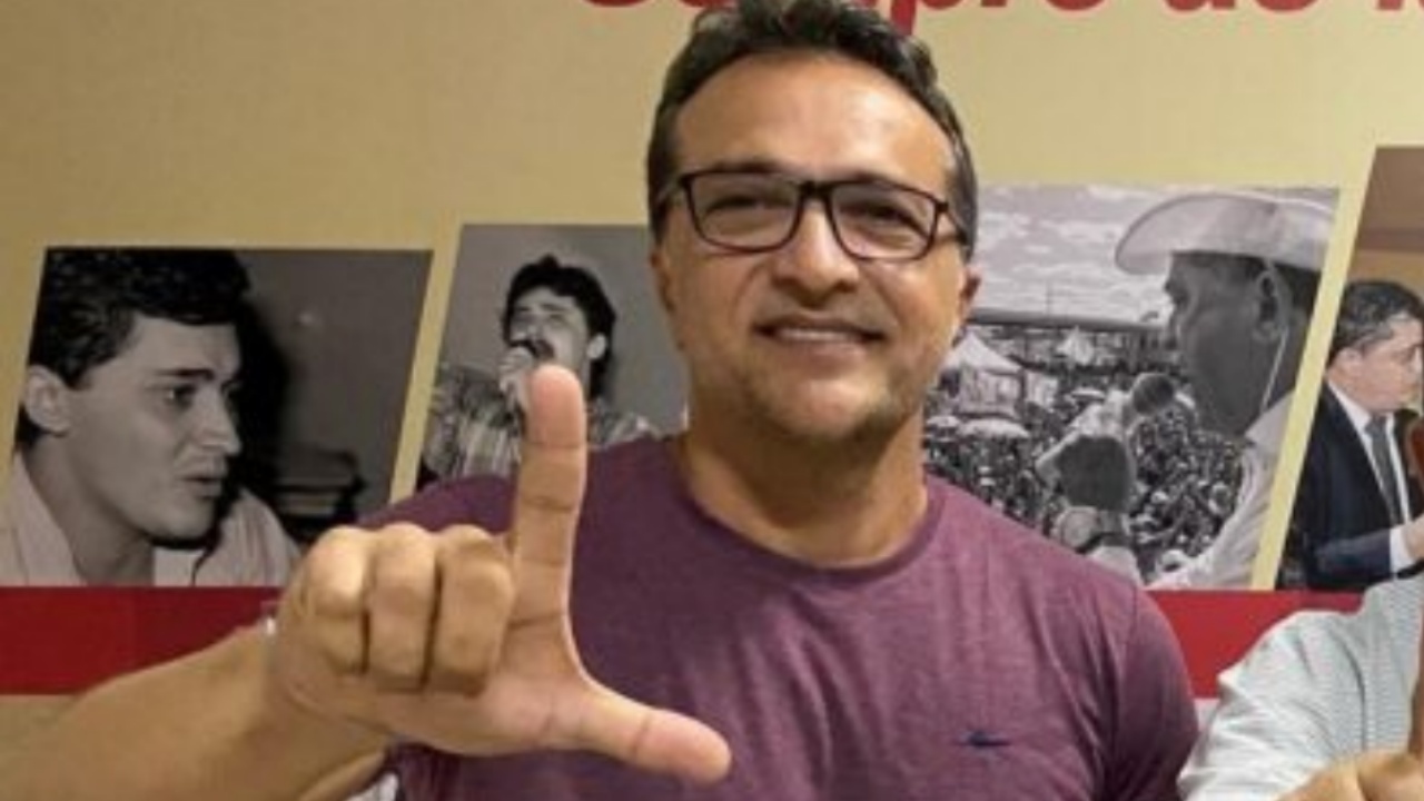Ex-prefeito petista anuncia saída do partido e apoio a Ciro após presença em ato da oposição no Cariri