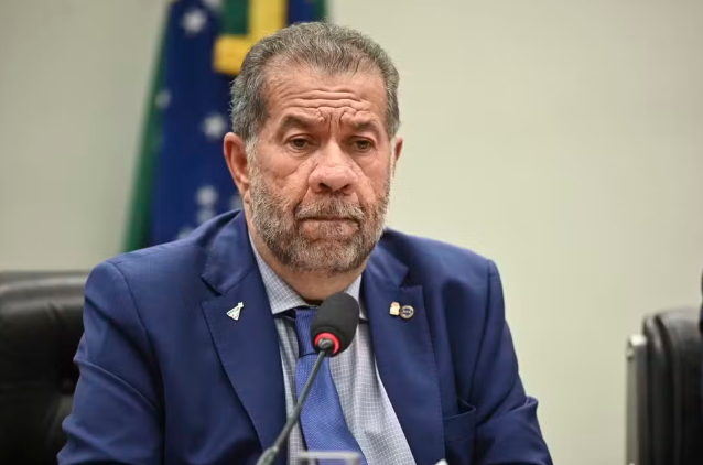 Governo até aprova a fala de Lupi no Congresso, mas avalia que tom duro veio tarde e teme CPI do INSS