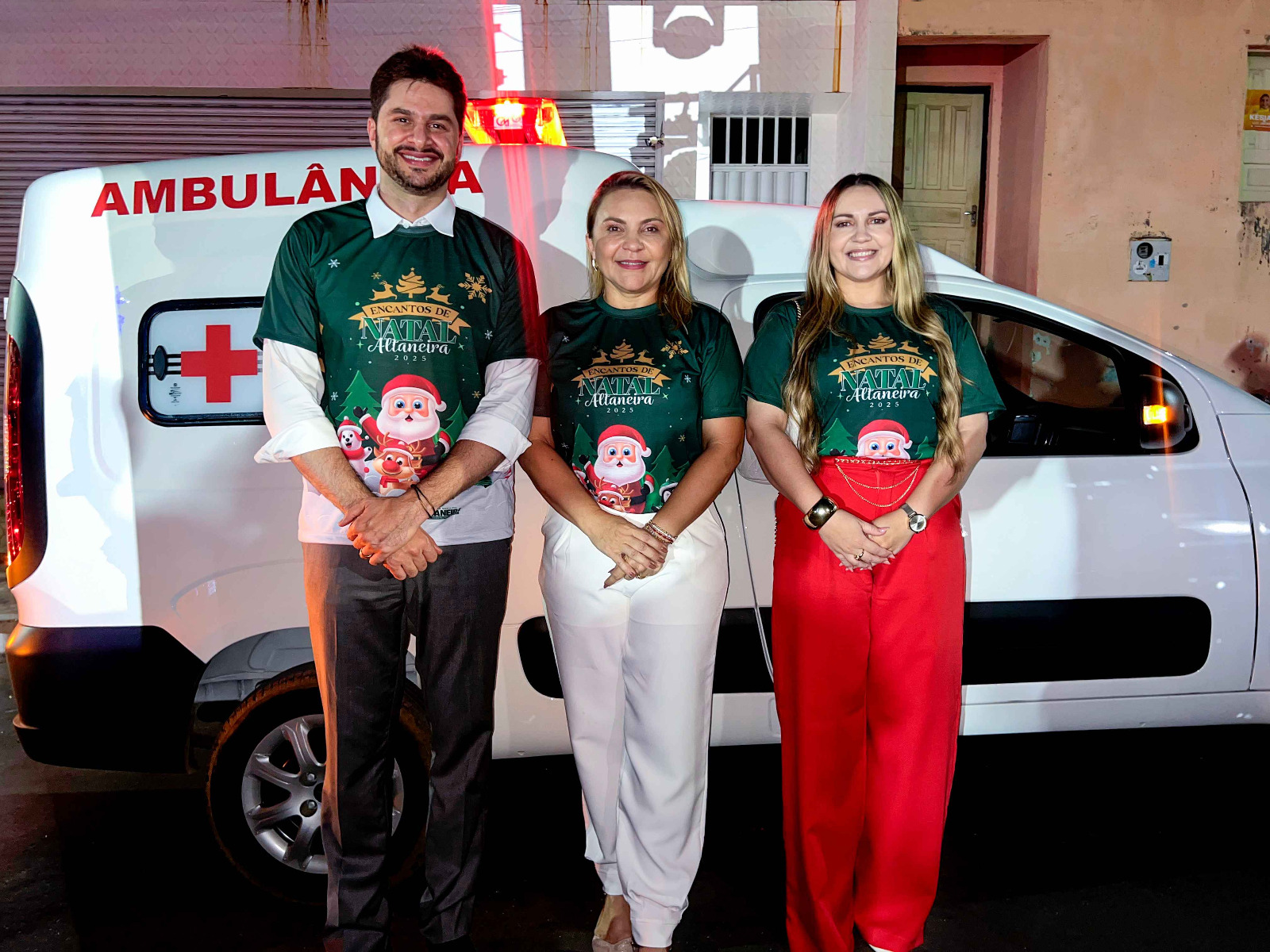 Altaneira entrega ambulância e quatro veículos para reforçar a Saúde