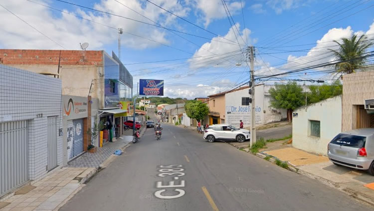 Menor pilotando moto atropela idoso em Caririaçu e ambos são socorridos