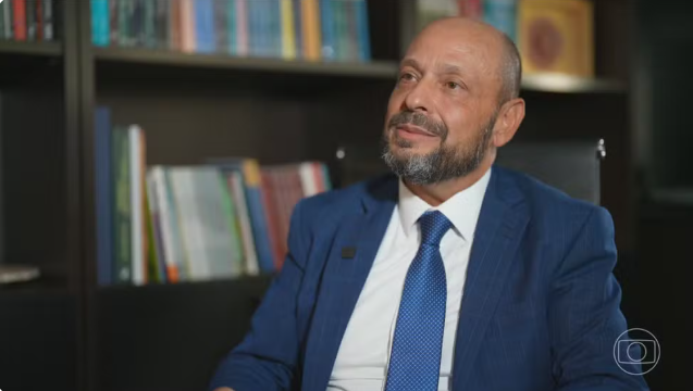 Presidente do INSS diz que ressarcimento de aposentados e pensionistas será feito 'via benefício'