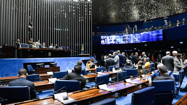 Senado aprova em 1° turno projeto que criminaliza posse de qualquer quantidade de drogas