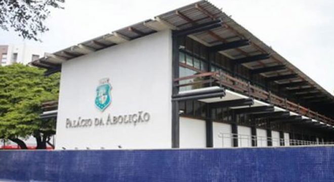 Ex-prefeitos caririenses assumem cargos no governo Elmano com salários de R$ 10,3 mil