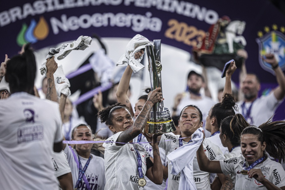 Corinthians é campeão do Brasileirão Feminino pela 5ª vez com recorde de público