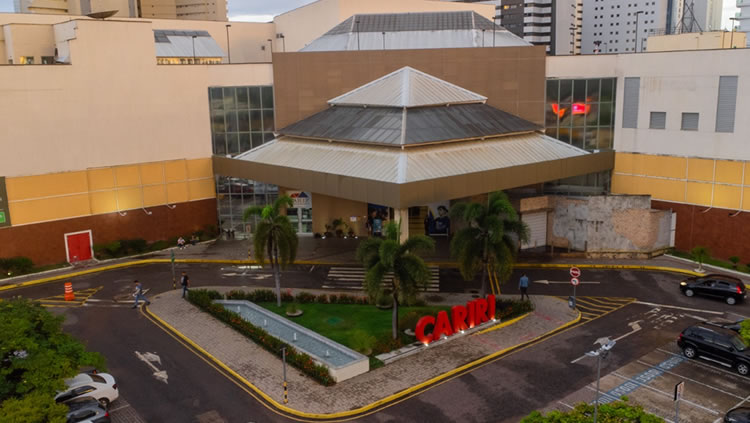 Dia das mães: Cariri Shopping promove almoço especial com música na praça da alimentação