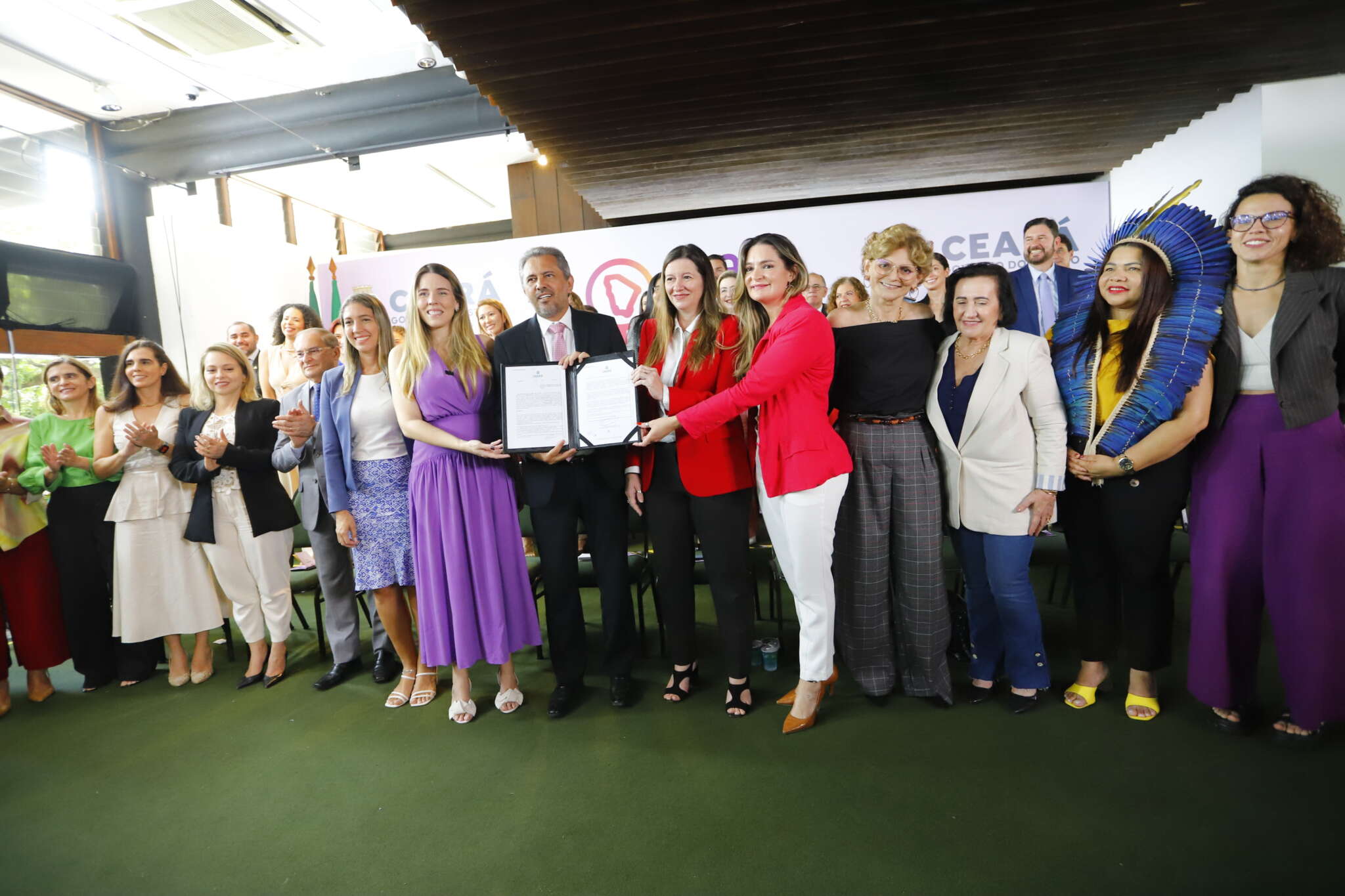 Ceará por Elas: Estado firma parceria com municípios para ampliar rede de proteção e apoio às mulheres