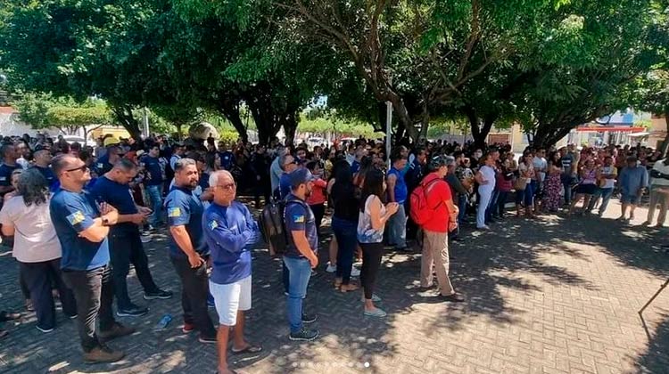 Servidores públicos de Juazeiro do Norte deflagram estado de greve