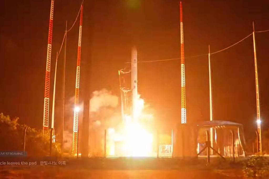 Primeiro foguete comercial lançado do Brasil explode após decolagem