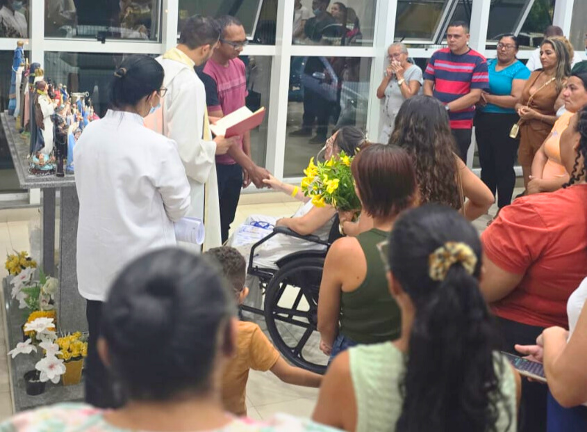 Paciente internada realiza casamento no Hospital Regional do Cariri, em Juazeiro do Norte