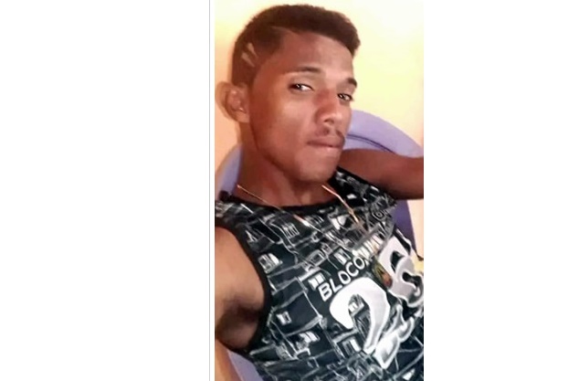 Jovem morre ao cair de moto em Porteiras e mulher no HRC após acidente doméstico