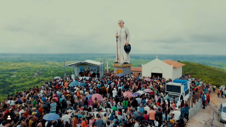 Cidade alagoana inaugura monumento em homenagem a Padre Cícero