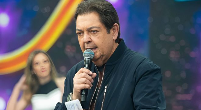 Faustão já não apresenta mais seu programa na Band