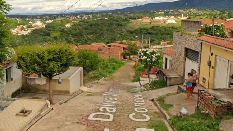 Corpo de Capitão do Exército encontrado em Crato num terreno baldio e outro em Potengi