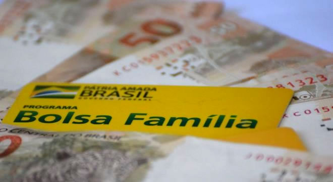 Bolsa Família começa a ser pago com novo adicional de R$ 50