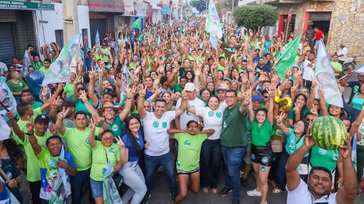 Salviano Alencar inaugura comitê de campanha e participa de adesivaço em Potengi